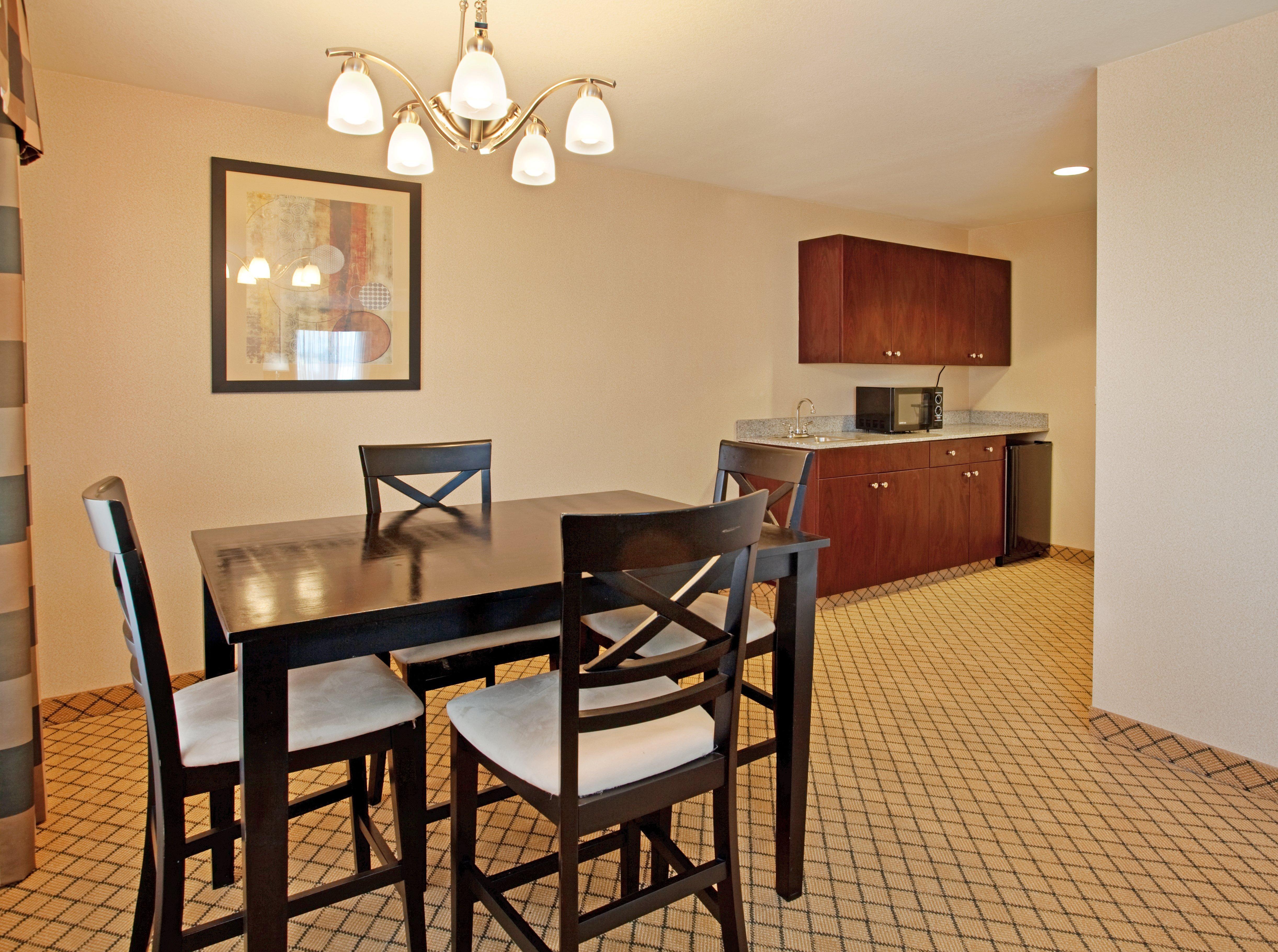 Holiday Inn Express Hotel & Suites Wichita Airport By Ihg Kültér fotó