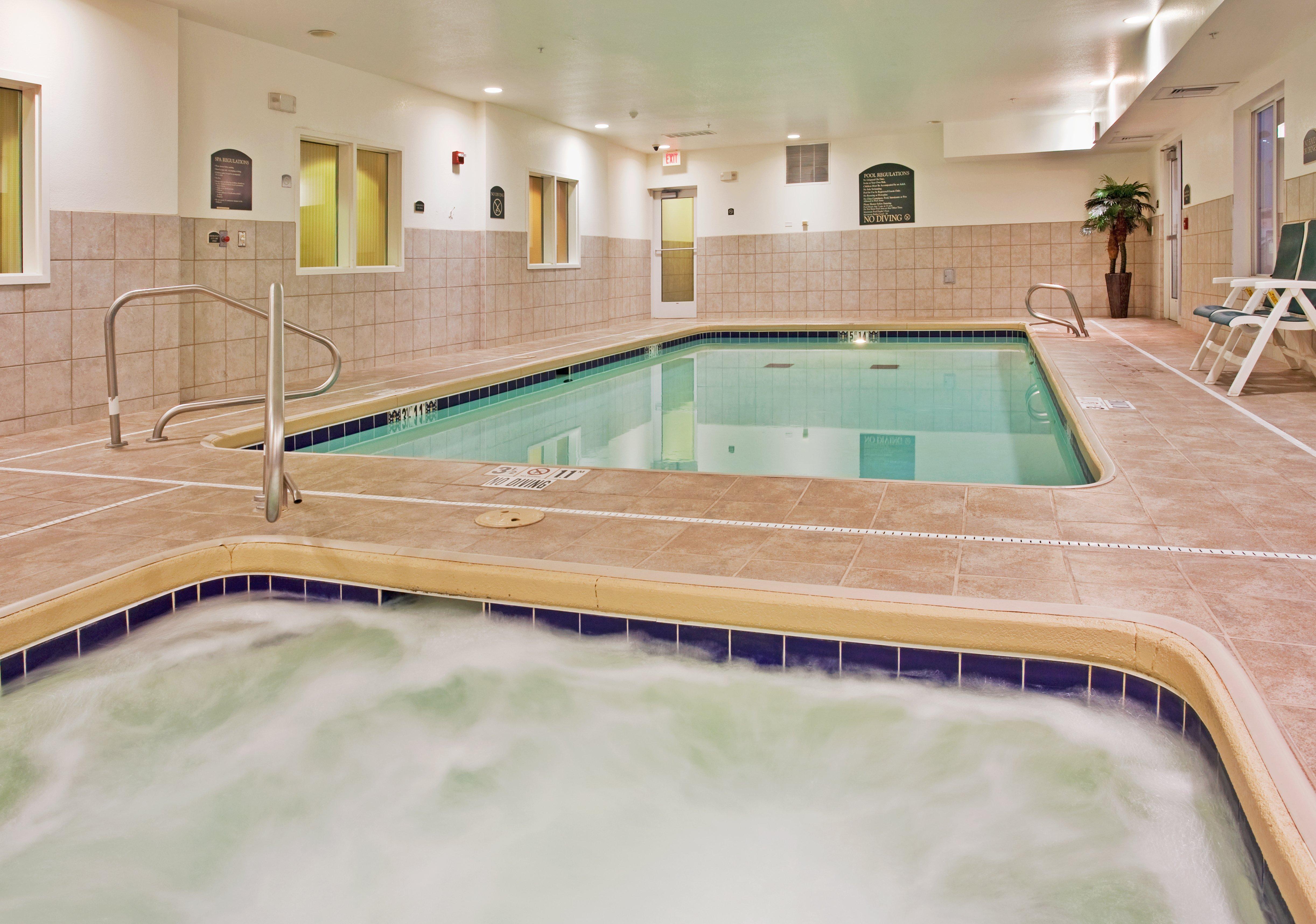 Holiday Inn Express Hotel & Suites Wichita Airport By Ihg Kültér fotó