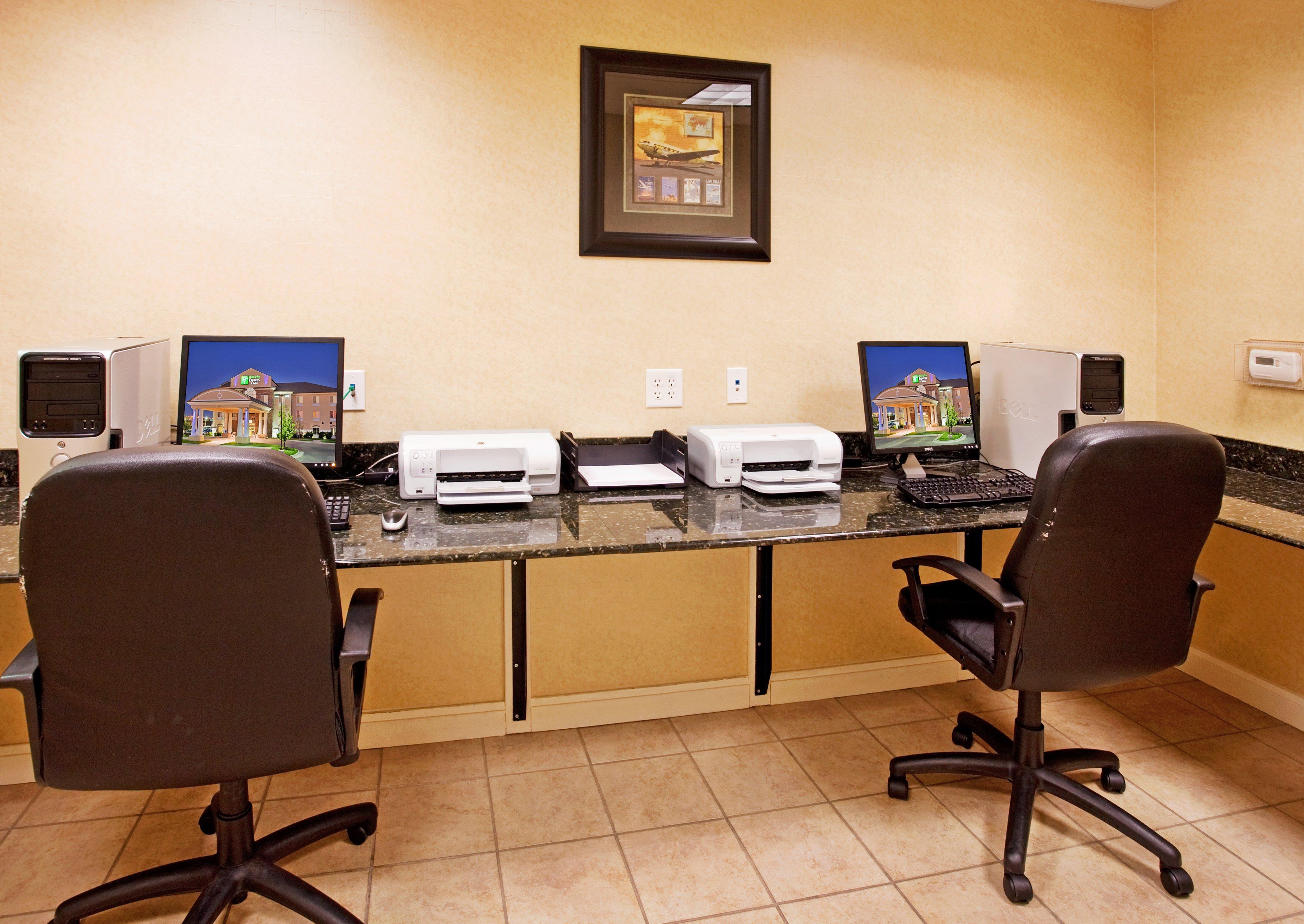 Holiday Inn Express Hotel & Suites Wichita Airport By Ihg Kültér fotó