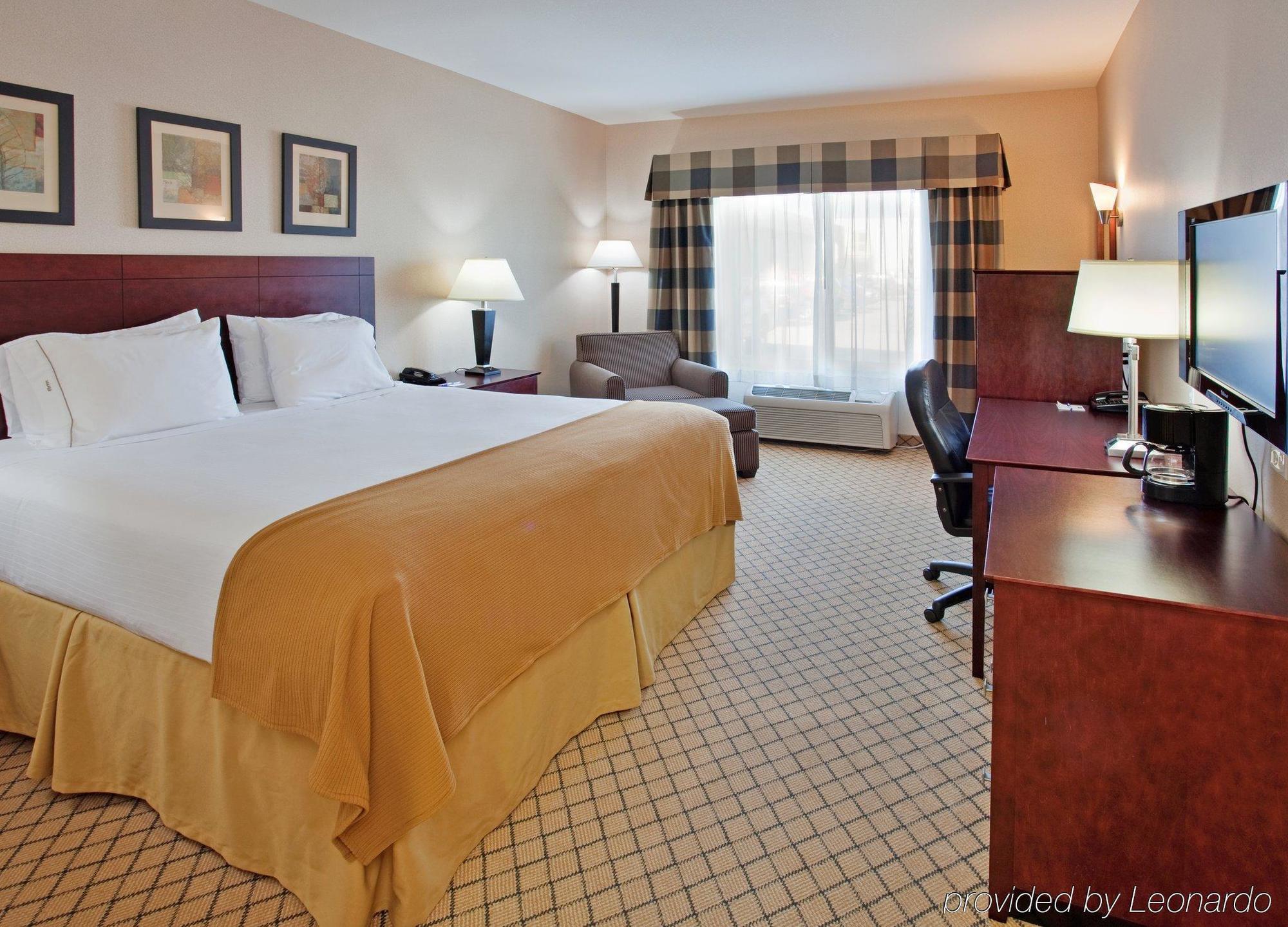 Holiday Inn Express Hotel & Suites Wichita Airport By Ihg Kültér fotó