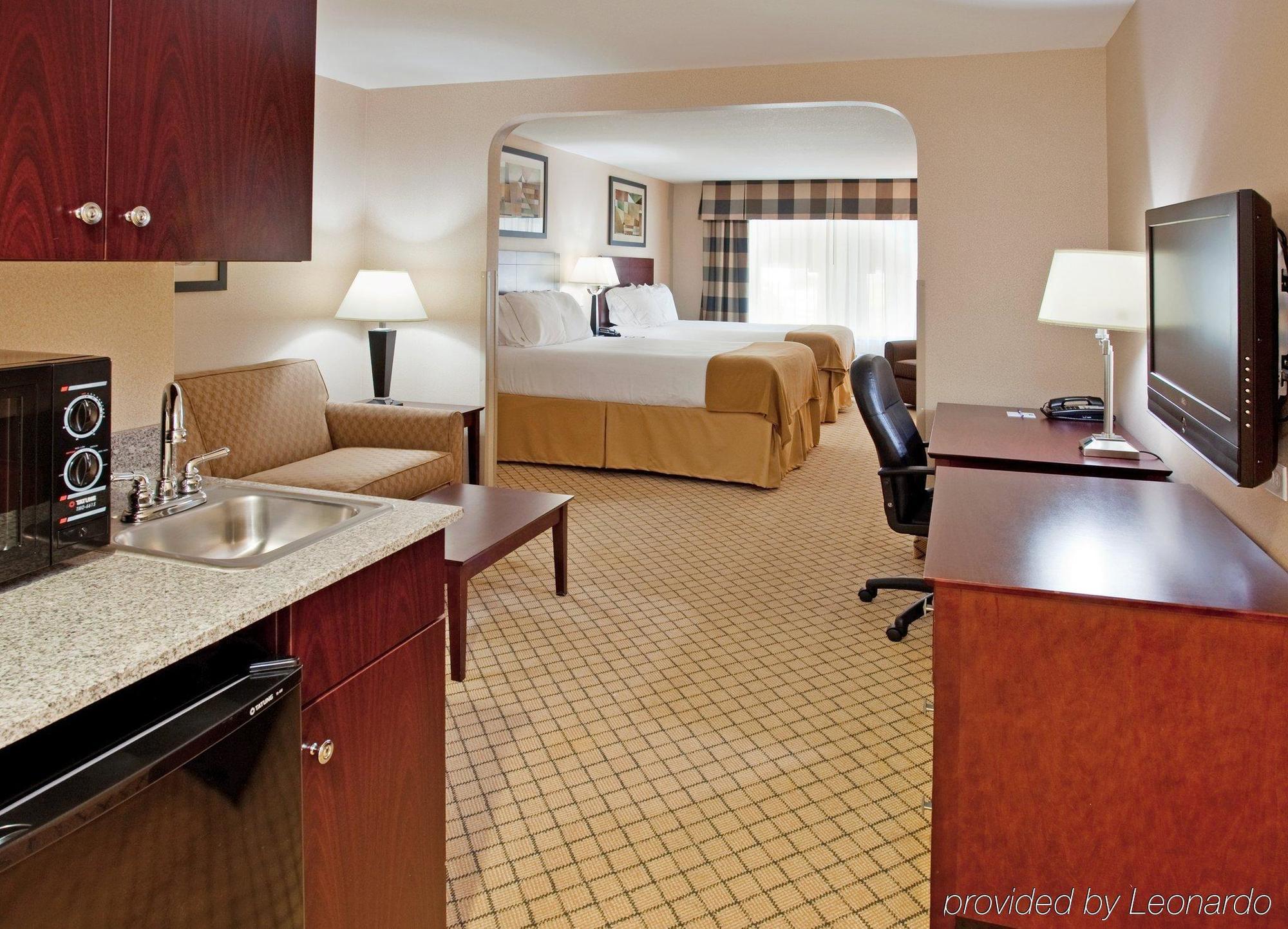 Holiday Inn Express Hotel & Suites Wichita Airport By Ihg Kültér fotó